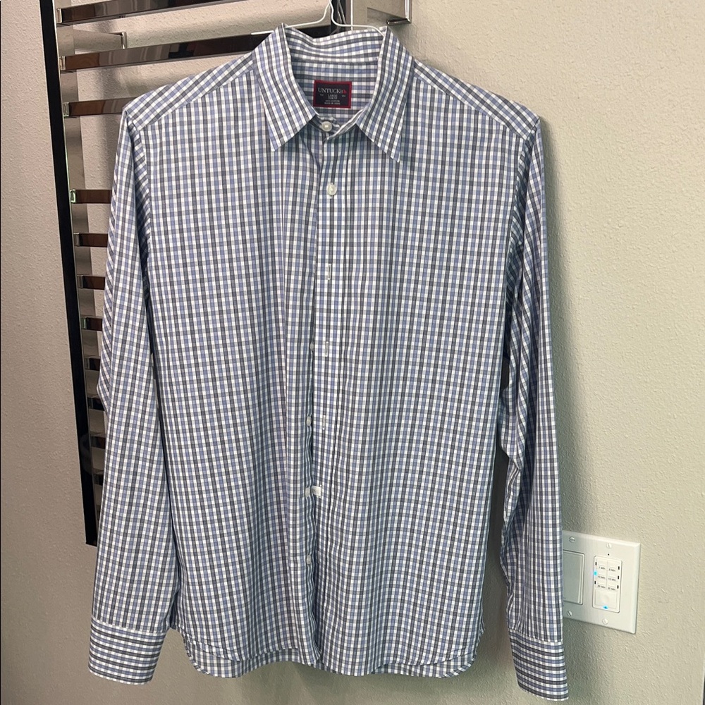 UNTUCKit Blue and White Checkered Button Down Shirt